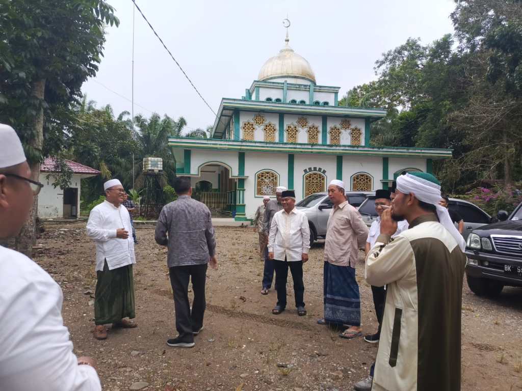 Dr. H. Ahmad Zarnawi Pasaribu (AZP) Sowan ke Ulama dan Pimpinan Pondok Pesantren (Ponpes)&nbsp;Palas