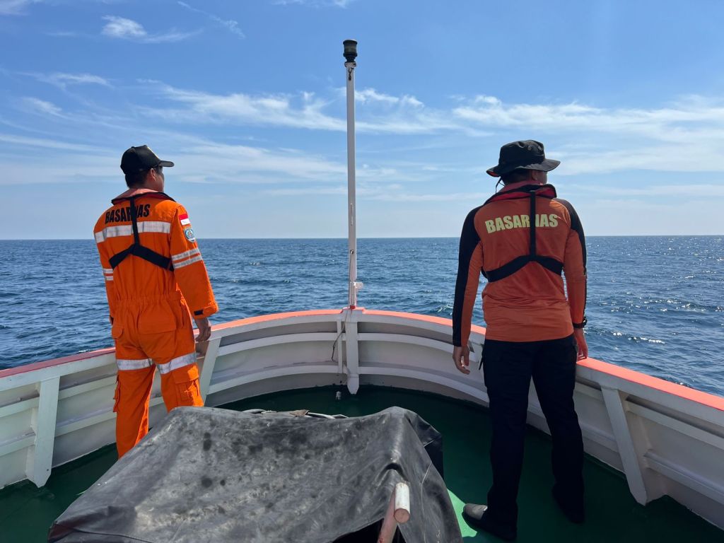 Tim SAR Lakukan Pencarian Seorang Penumpang KMP Lawit yang Dikabarkan Lompat ke Laut