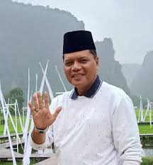 Tak Sulit Bagi Irfendi Arbi Menentukan Pasangan Dari Kalangan Milenial Bacalon&nbsp;Bupati.