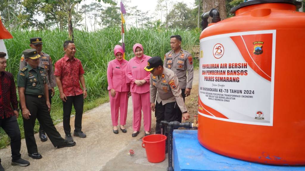Rangkaian HUT Bhayangkara ke-78, Polres Semarang Bangun Saluran Air Bersih di Dusun Mujo&nbsp;Getasan