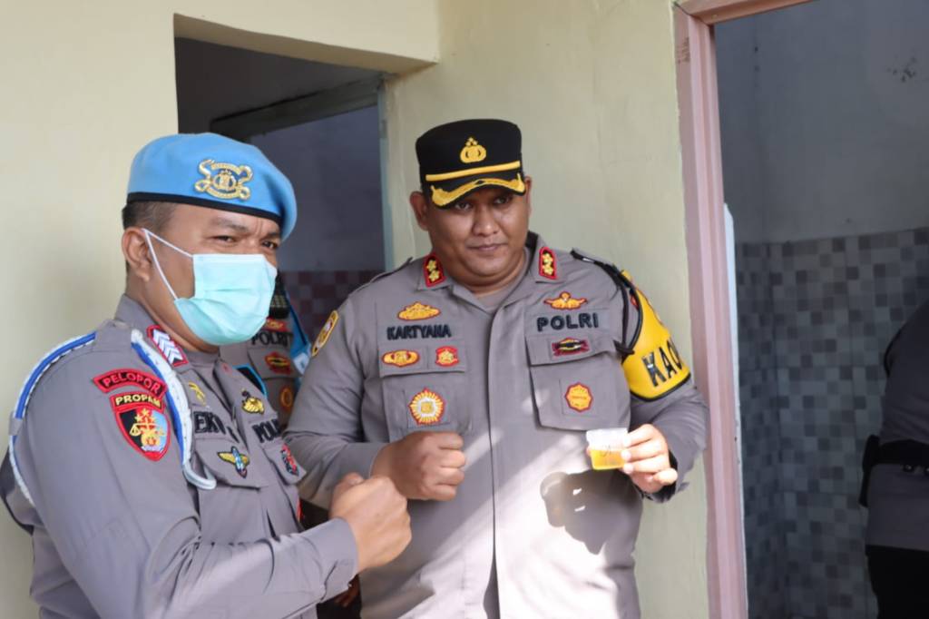 Propam Polda Sumbar Mendadak Lakukan Cek Urin Seluruh Personil Polres Padang Panjang