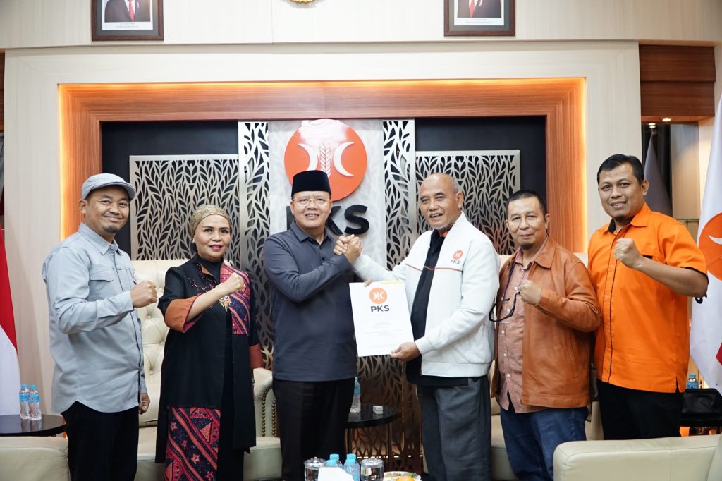 Paslon Gubernur dan Wakil Gubernur Bengkulu, Rohidin-Meriani Sukses Terima Surat B1 KWK dari DPP PKS