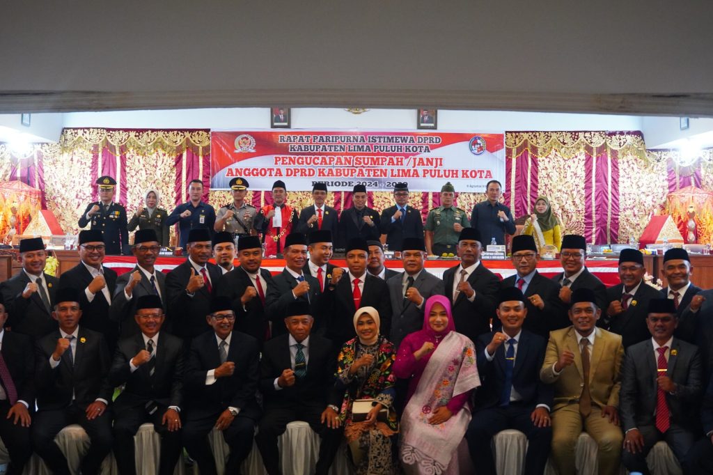 Doni Ikhlas & Alia Efendi Pimpinan Sementara DPRD Limapuluh Kota