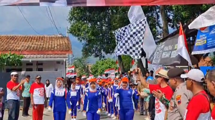 Meriahkan HUT RI ke-79, Pemdes Jatisawit Gelar Lomba Gerak&nbsp;Jalan