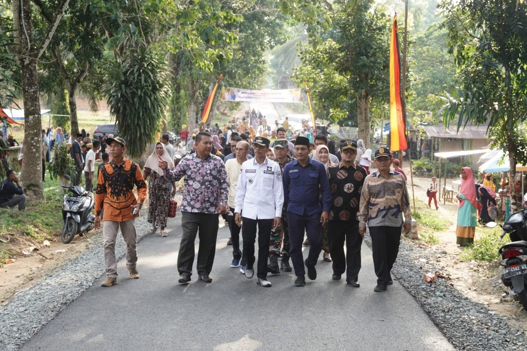 Masyarakat Bukit Talao Akhirnya Nikmati Jalan&nbsp;Mulus.