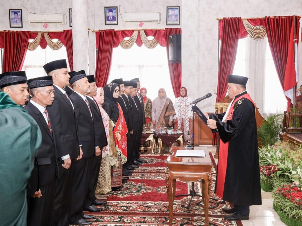 Dua Puluh Lima Orang Anggota DPRD Kota Payakumbuh Hasil Pemilu 2024 Ucapkan&nbsp;Sumpah/Janji