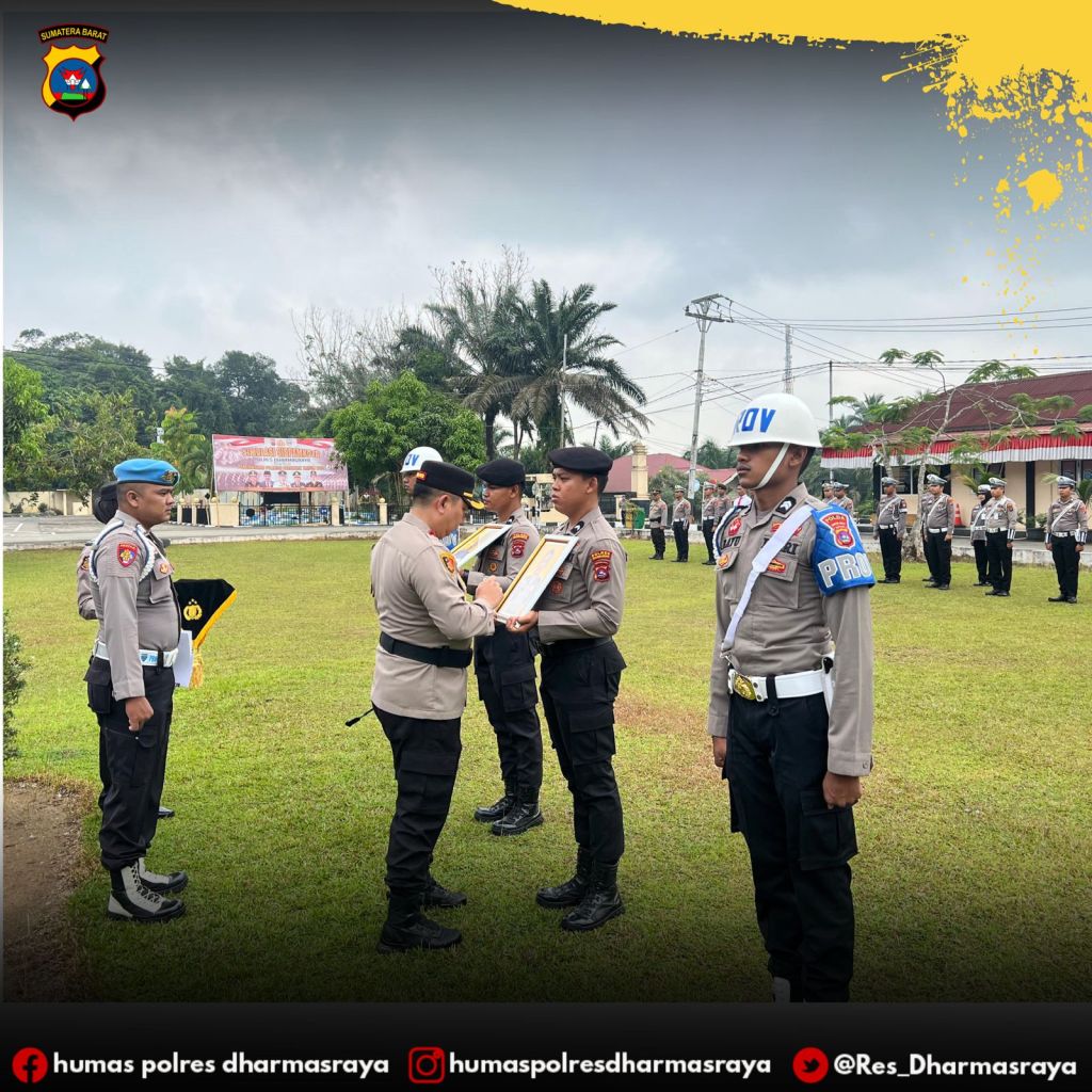 Kapolres Dharmasraya Memimpin Lansung Upacara Pemberhentian Tidak Hormat Dua&nbsp;Anggotanya