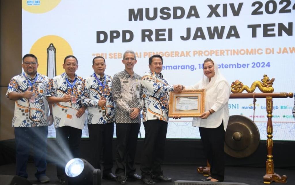 Kota Semarang Raih Penghargaan REI Sebagai Pemda Pemberi Layanan Perizinan Perumahan Terbaik